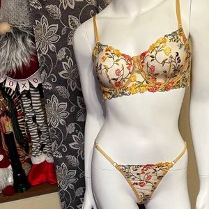 2-piece Floral lingerie set